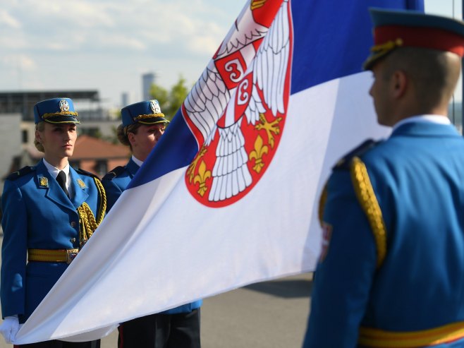 Застава Србије (Фото: TANJUG/ MINISTARSTVO ODBRANE / DARIMIR BANDA/ nr) - 