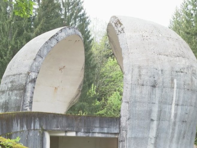 Ново скрнављење споменика из Другог свјетског рата код Санског Моста (ВИДЕО)