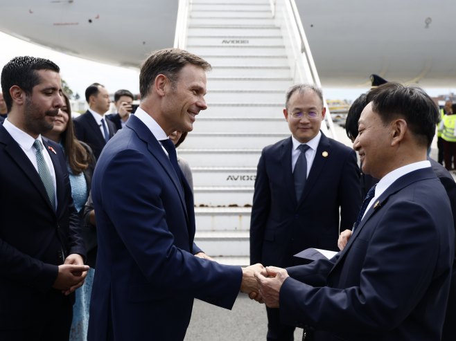 Кинески министри стигли у Београд (ФОТО)